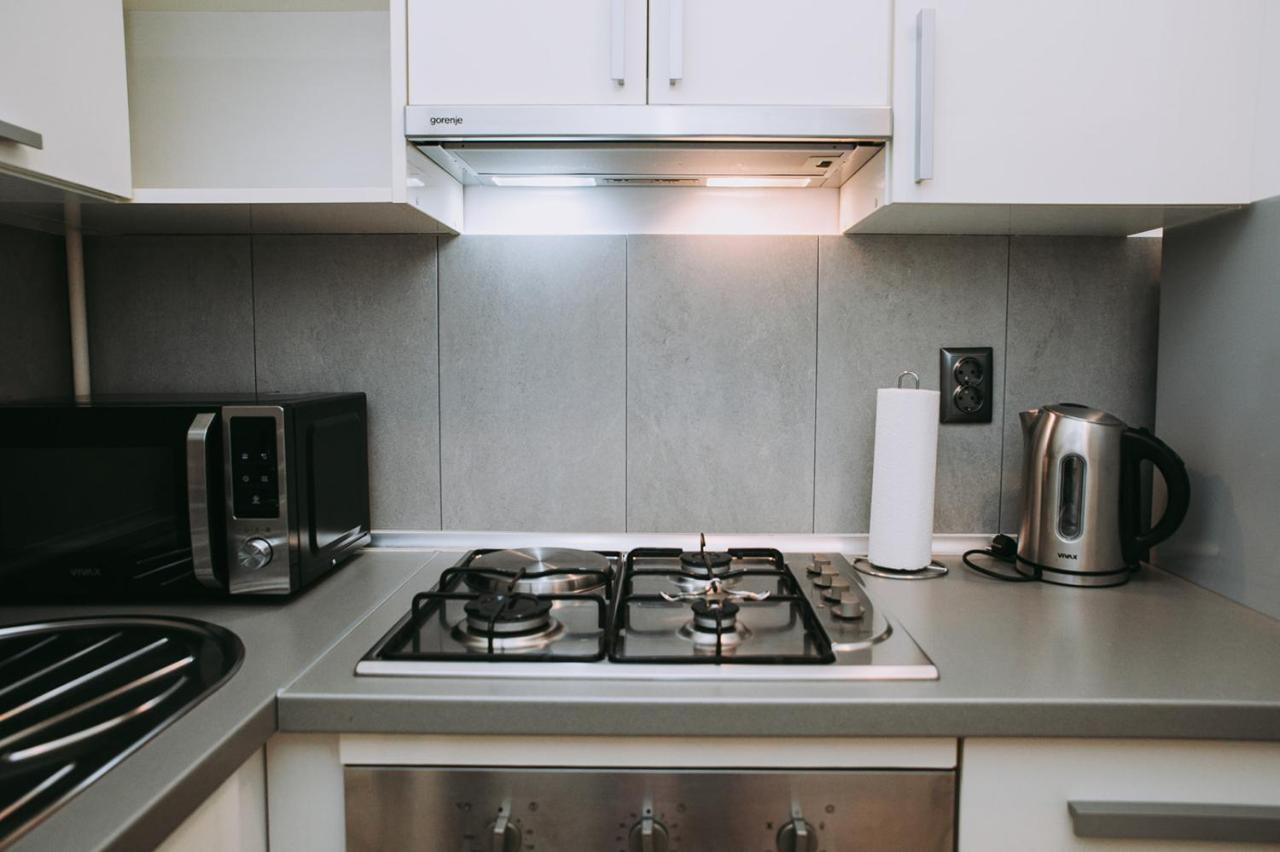 Apartament Nika, Arena