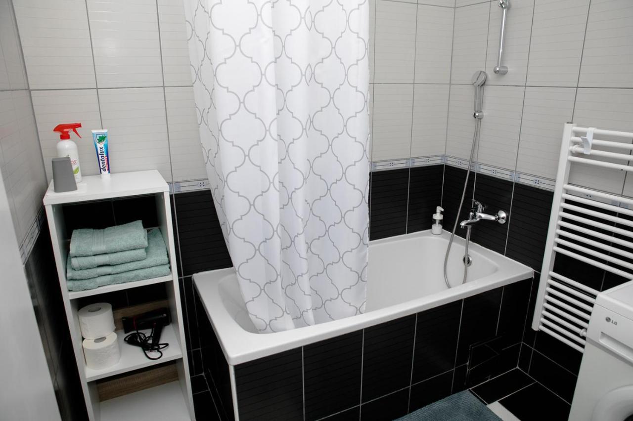 Nika, Arena Apartment Zagreb