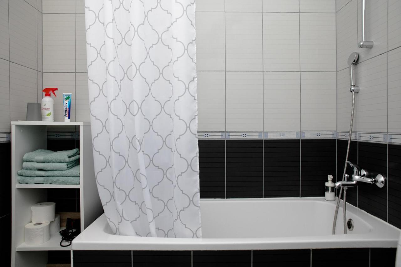 Apartament Nika, Arena *