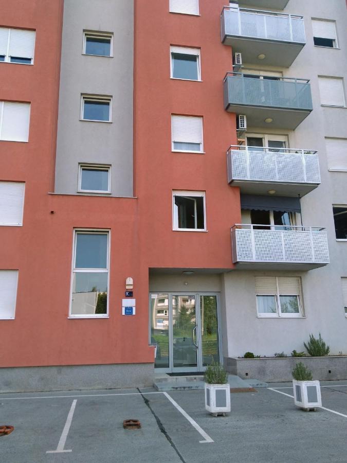Apartment Nika, Arena *